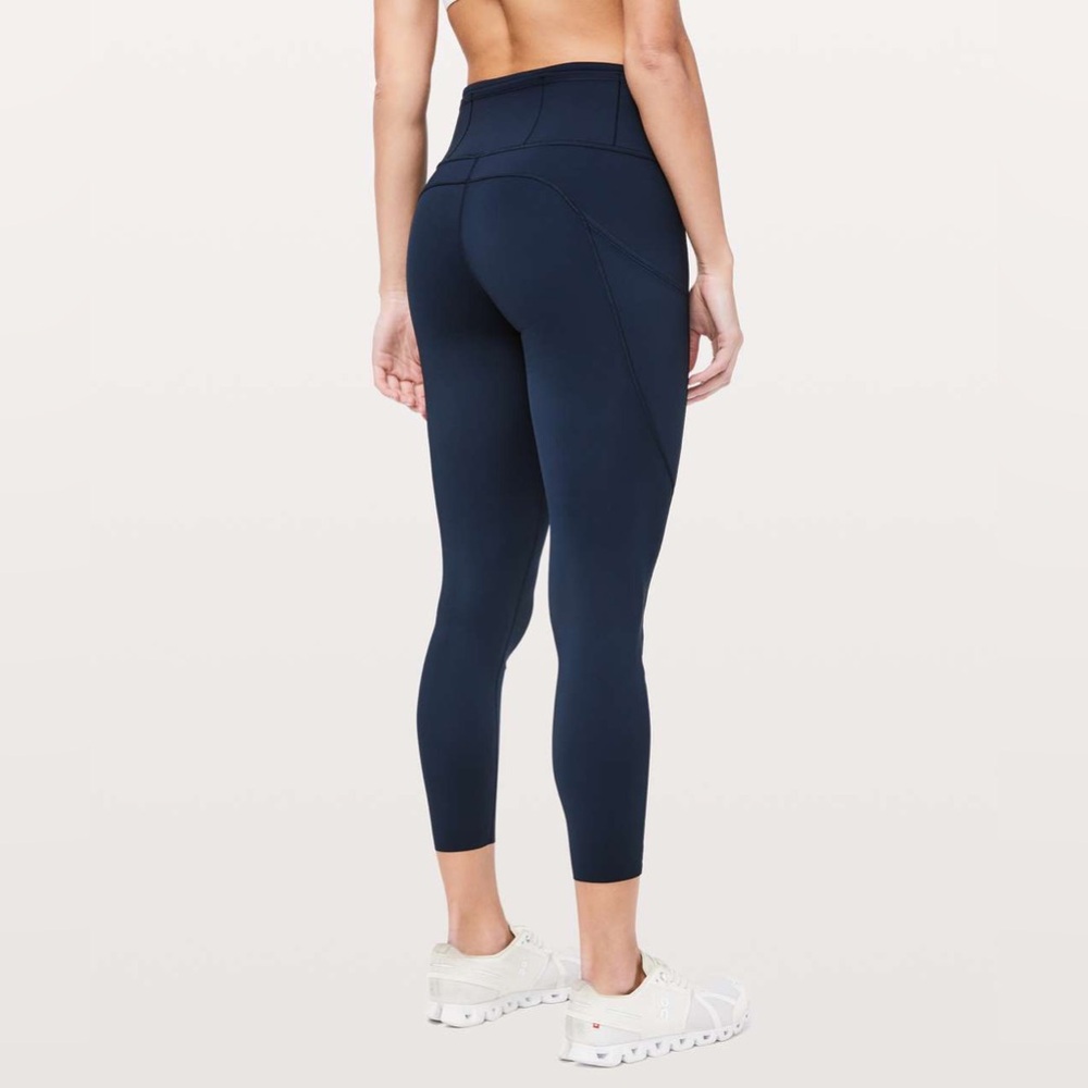 Lululemon Fast & Free 7/8 Tight II *Non-Reflective Nulux 25"
True Navy peloton